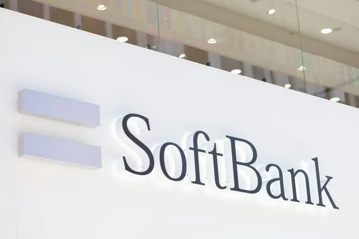 SoftBank teams with five Japanese firms on quantum platform
