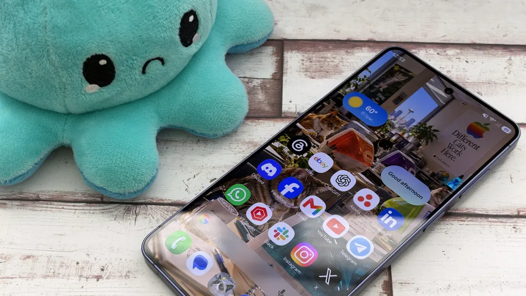 DuckDuckGo criticizes Samsung over Google Search bar in One UI 9