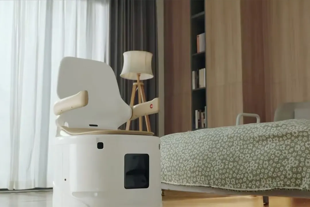 Yueban unveils Xiaoban self-driving toilet robot at ~28,999 yuan
