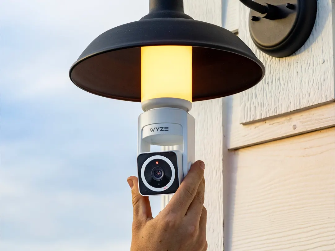 Wyze launches Bulb Cam Pan Color porch-light camera for $99.98