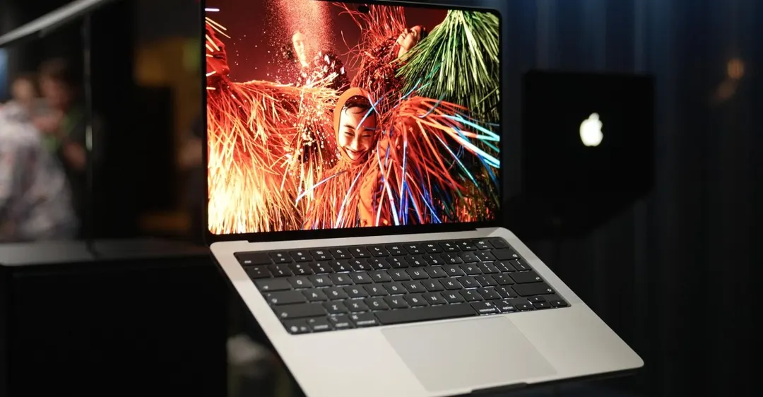 Fully specced touchscreen MacBook Pro costs $14,549