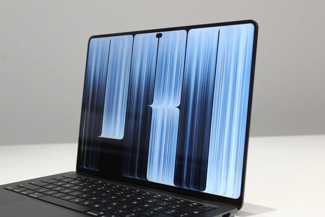 New MacBook Pro's OLED hits 2,000 nits in both SDR and HDR