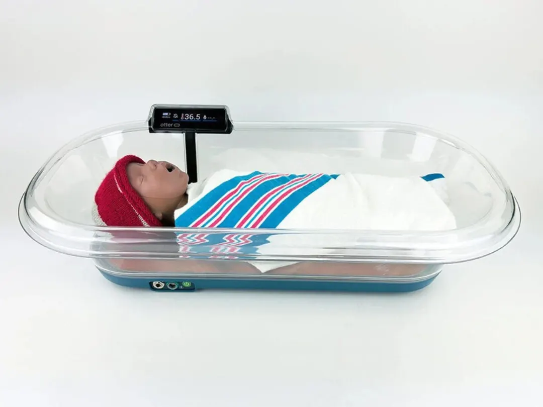 Otter portable newborn warmer runs on backup power in unreliable grids