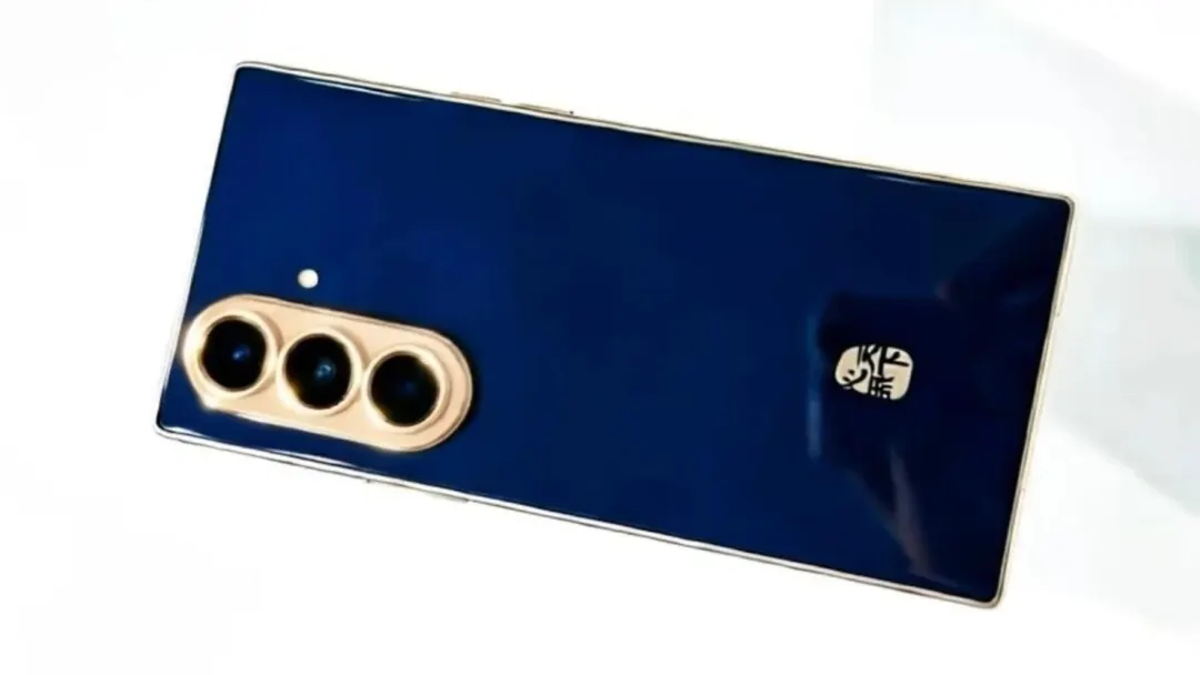 Samsung Galaxy W27 leaks in navy and gold as China-only foldable