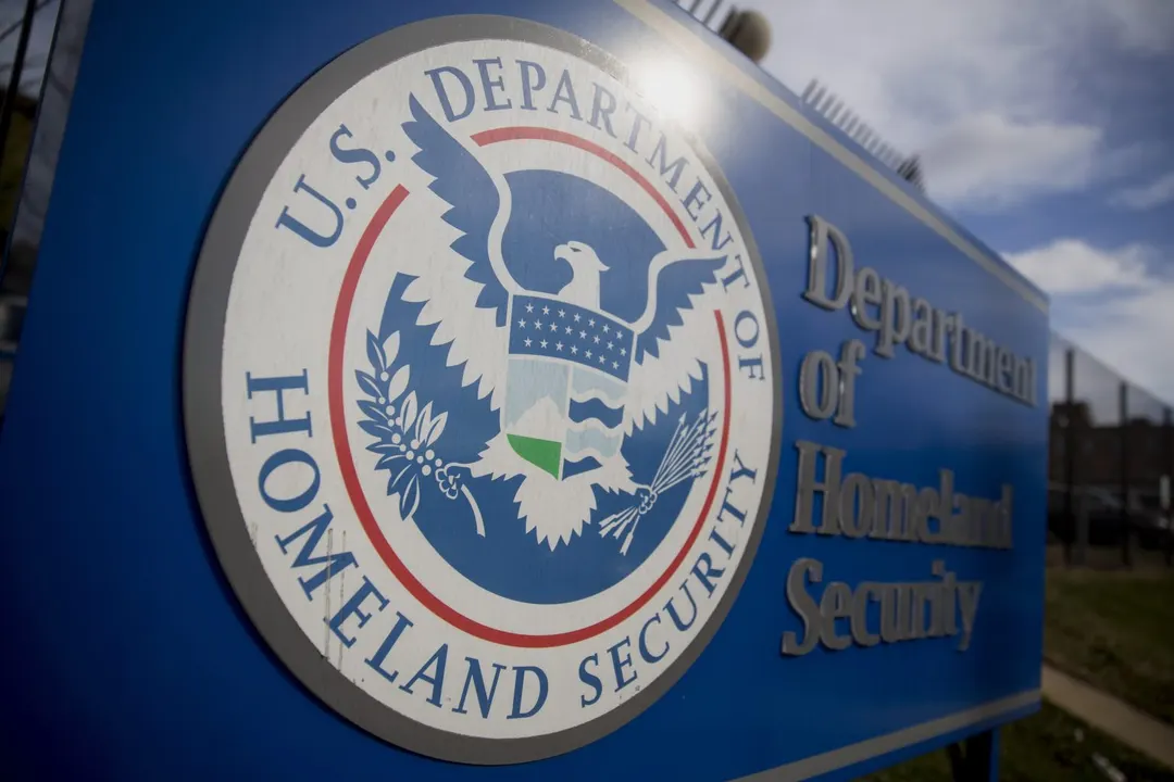 DHS signs $2.7B Carahsoft software deal, raising competition concerns