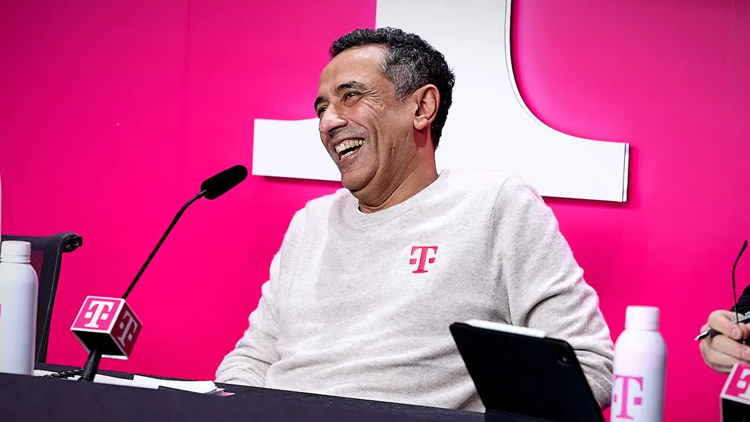 T-Mobile beats forecasts, sets out mid-term AI build-out and pay-out