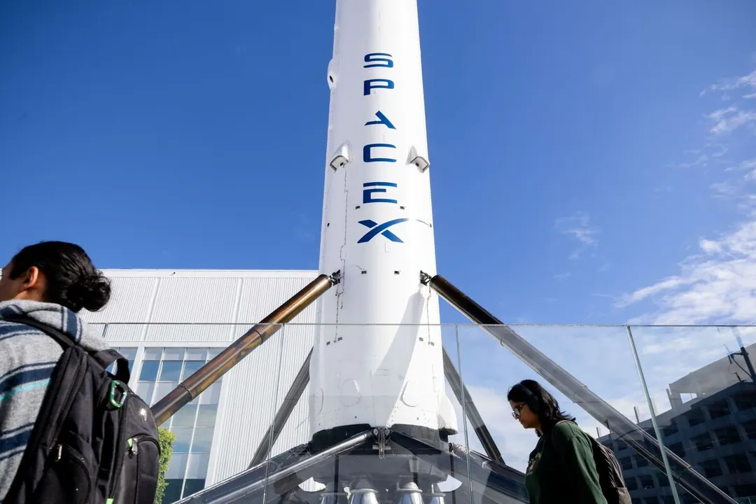 Anthropic is SpaceX's largest customer at 34.5% of Q3 revenue