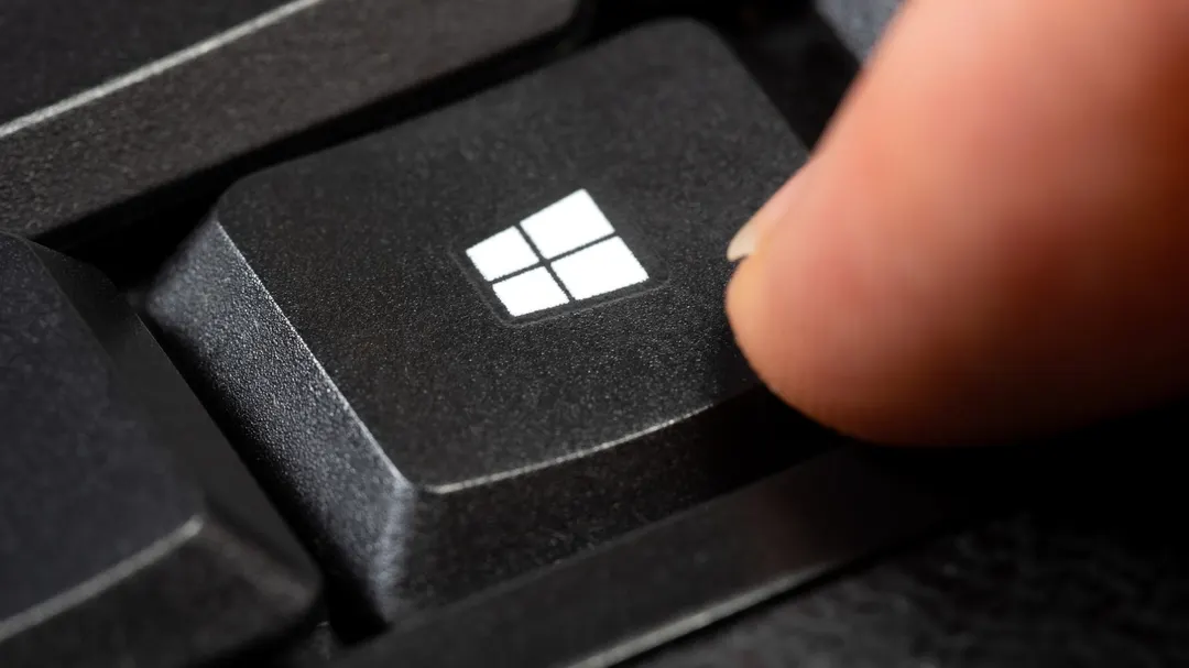 Windows 11 KB5127648 adds taskbar repositioning and 1,400 fixes