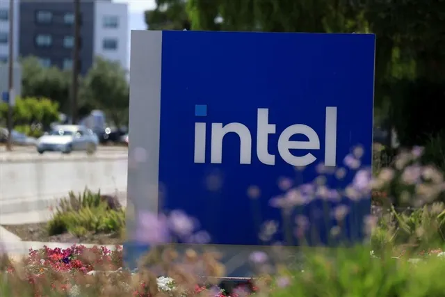 Intel boosts equipment orders as server demand outstrips supply